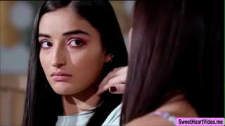 Alana ล่องเรือกับเอมิลี่วิลล์ใช้แต่ละคนอื่นลิ้นต้องตอนเธอถึงจุดสุดยอด