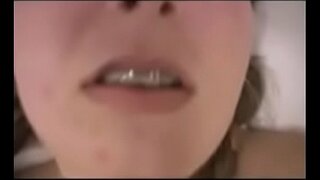 Hot teen med seler fucks anal og får en creampie LIVE på Sluttygirlscams.com