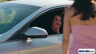 Tres super kayente kisas universitario hasi den e kama.Dos di nan huur di pelirroja amigunan firme ta pa na un di nan ta kaba di 19yo gfs tonto mientras facesitting di pelirroja.E docente come e tonto i despues a rosa ku otro tonto te ku ta kore