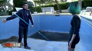 Эмо жасөспірім жасыл шашты терең трахается және cums адам